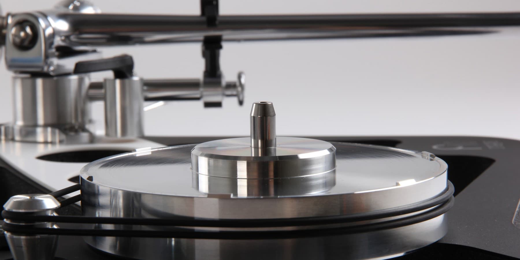 Rega Planar 10 Plattenspieler mit Netzteil