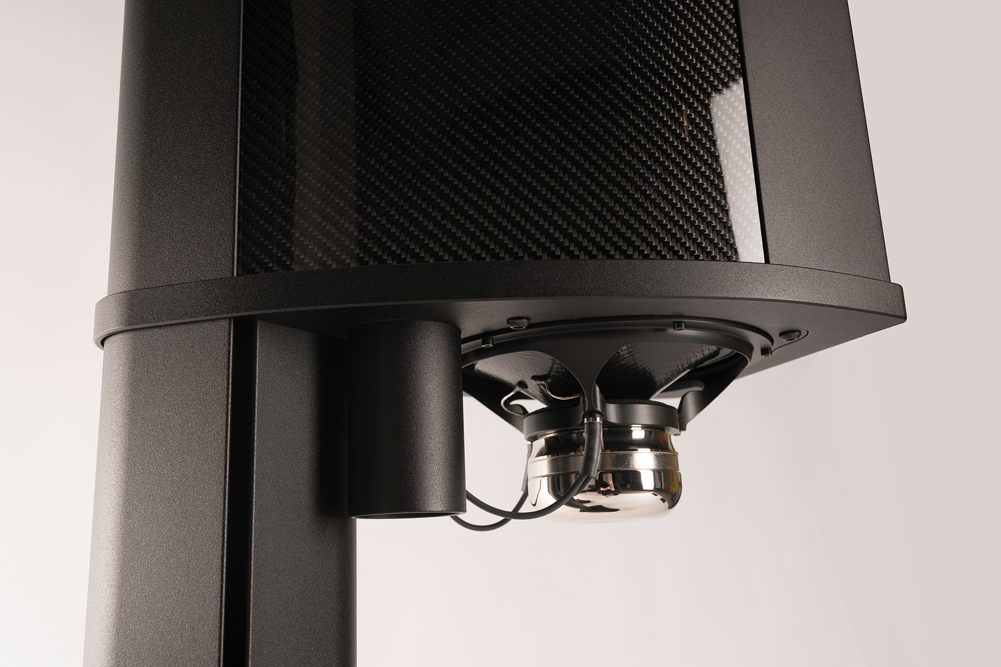 Wilson Benesch Discovery 3zero 2,5-Wege-Monitor mit Standfuß