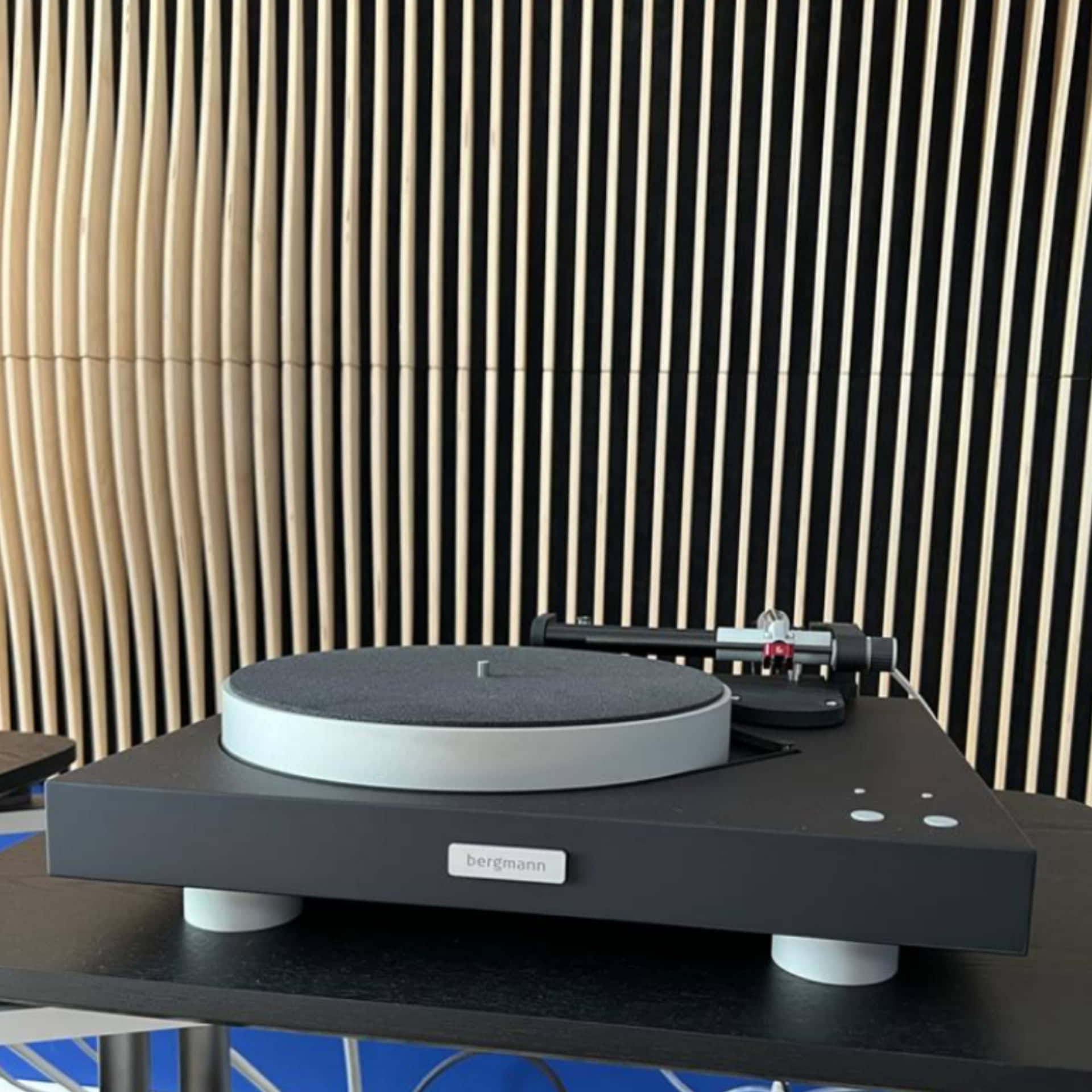 296148635_2007976199405256_4148273741884029016_n bergmann Modi Plattenspieler