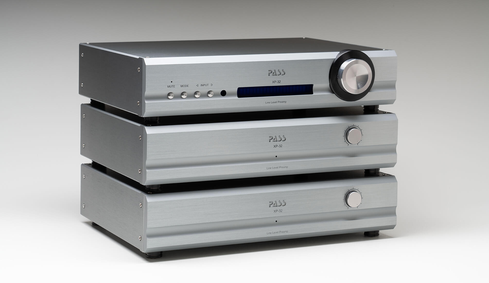 PASS XP 32 AC Vorstufe (3-teilig) PASS XP 32 AC Vorstufe (3-teilig)