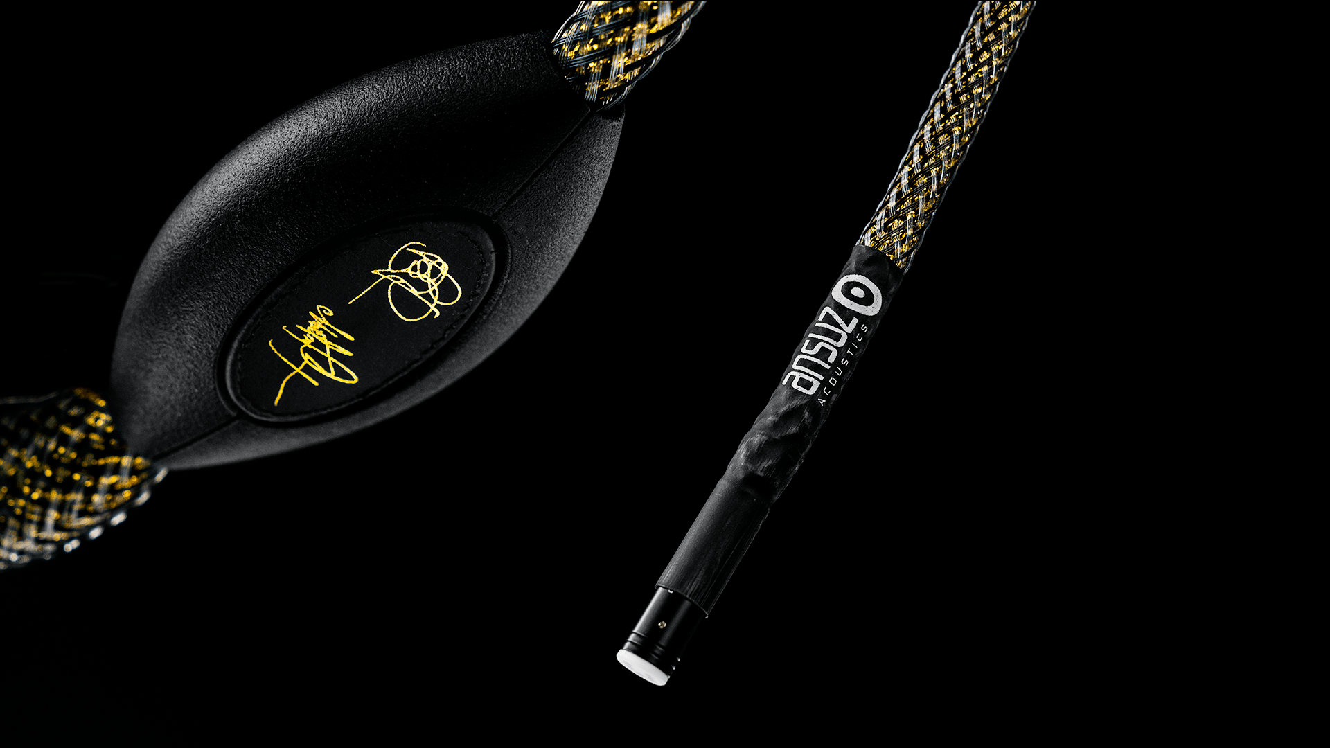 GS-PHONO_MidboxCableEnd2_Hanging_Close-DESKTOP-min