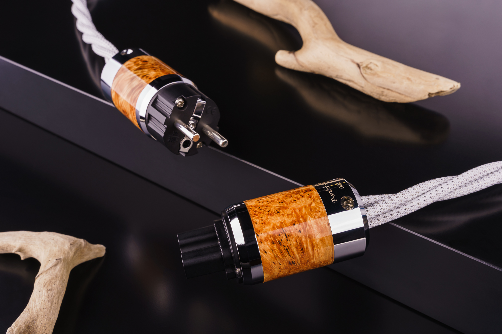 QSW-Netzkabel-P-Silber-5N-Bild-3 QSW-audio P-Silber 5N Netzkabel 1,5m