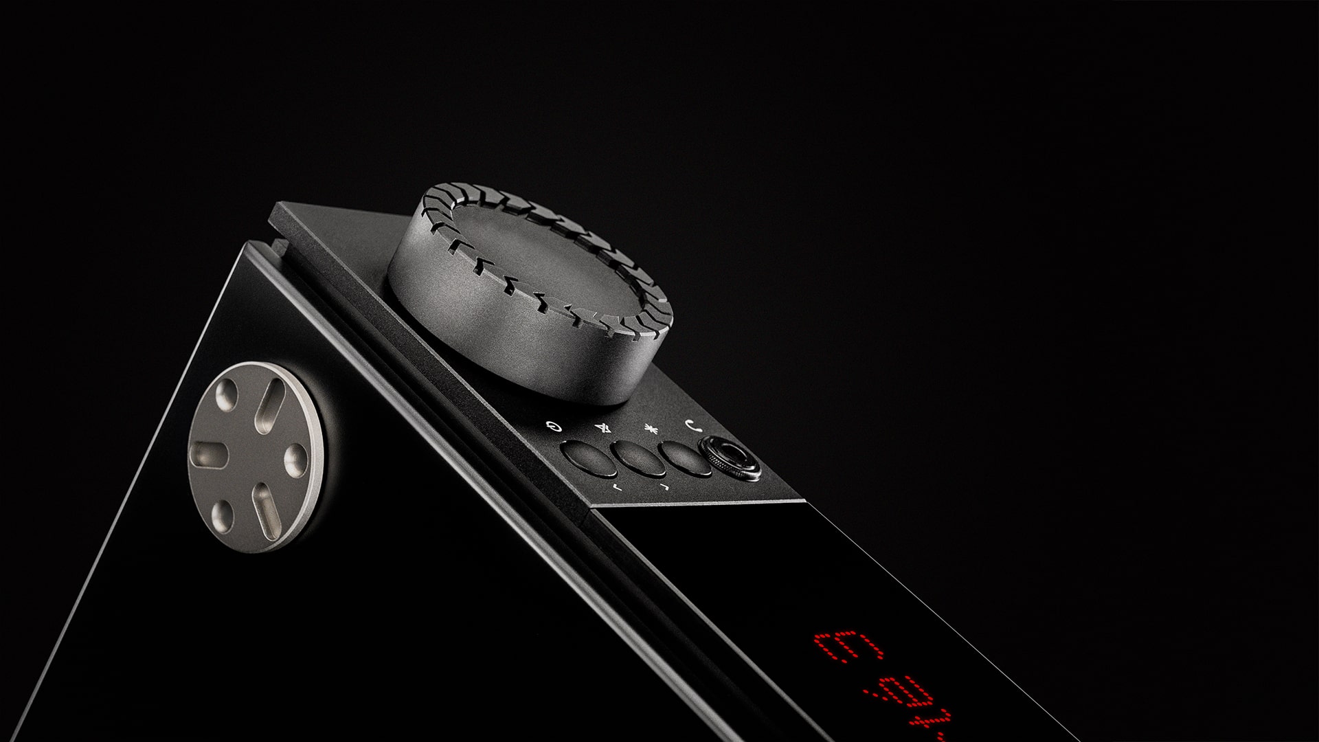 AXXESS-FORTE3_FrontVolumeTop_HalfClose_Standing_DBG_DESKTOP-min