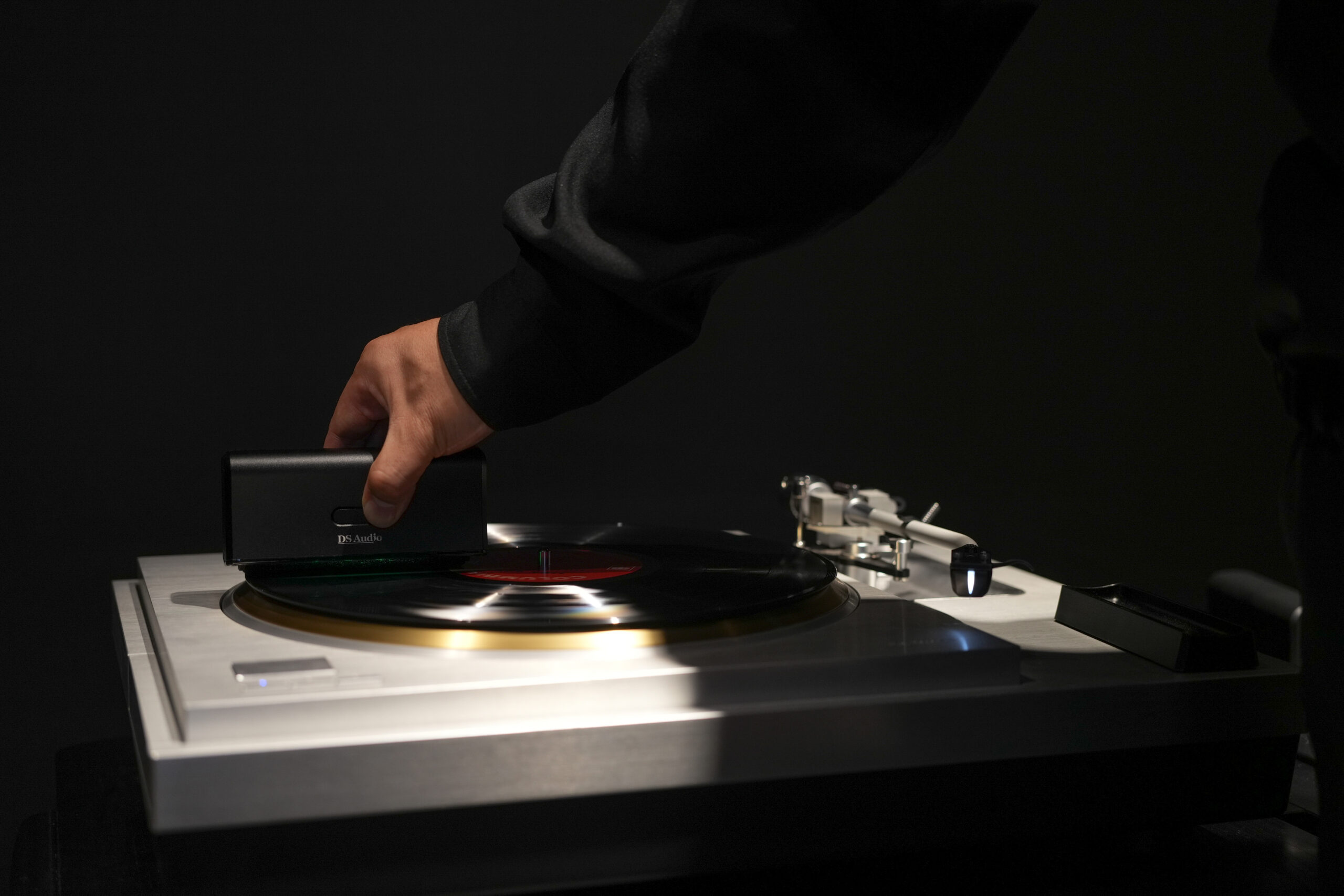 DS Audio SC-001 Schall-Reinigungsbürste DS Audio SC-001 Schall-Reinigungsbürste