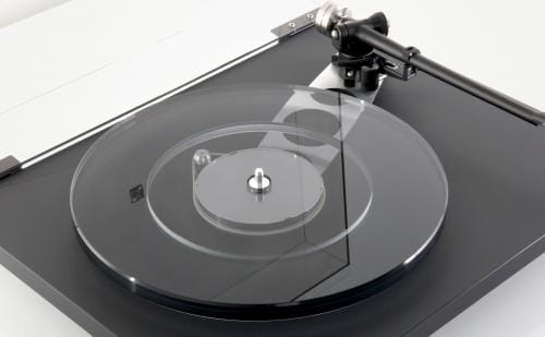 Rega Planar 6 Plattenspieler mit Netzteil