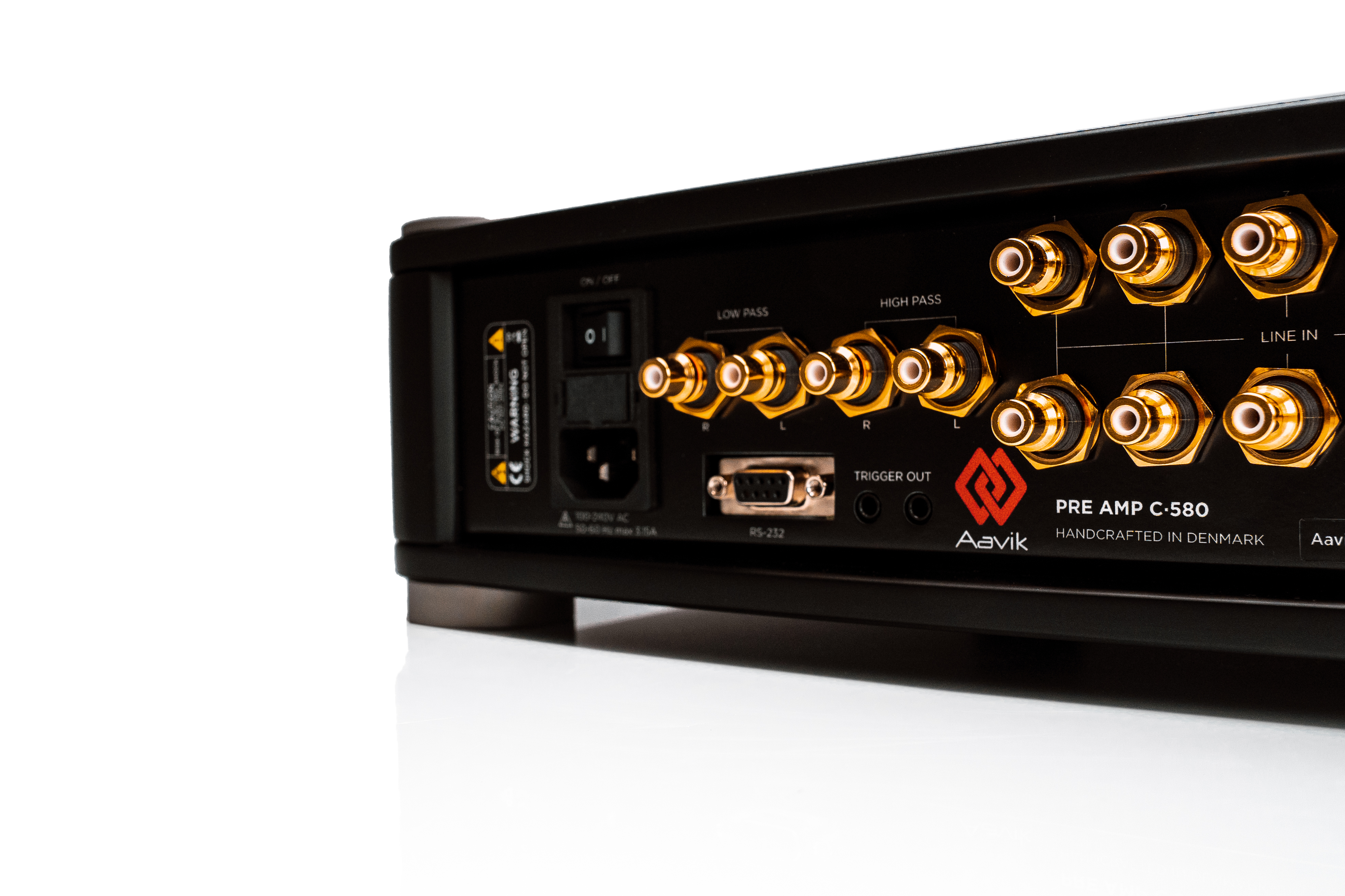 AAVIK_C580_BACK_Straight_CornerLeftckMkuk8iQUGJz