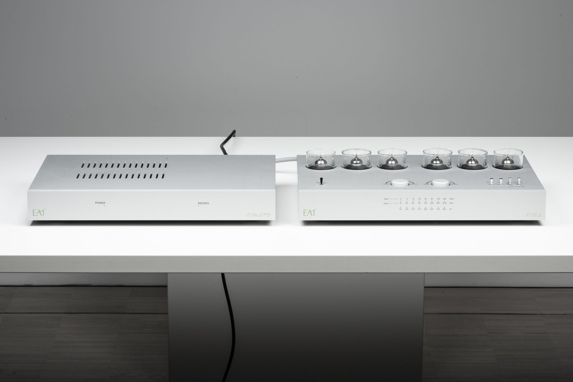 E.A.T. E-Glo 2 - audiophiler Röhren-Phonovorverstärker E.A.T. E-Glo 2 - audiophiler Röhren-Phonovorverstärker