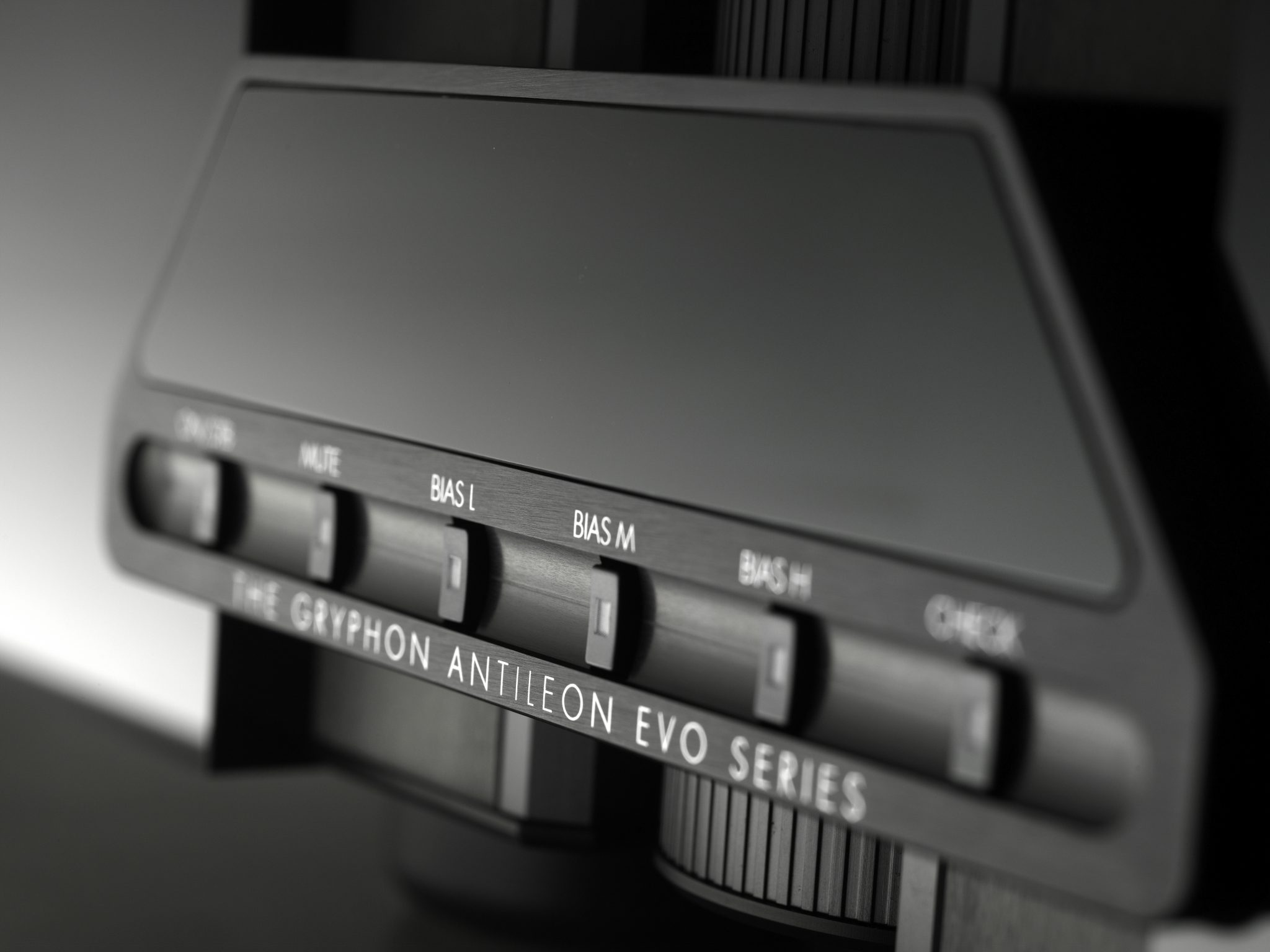 ANTILEON_3aNQNlayzDeiQj